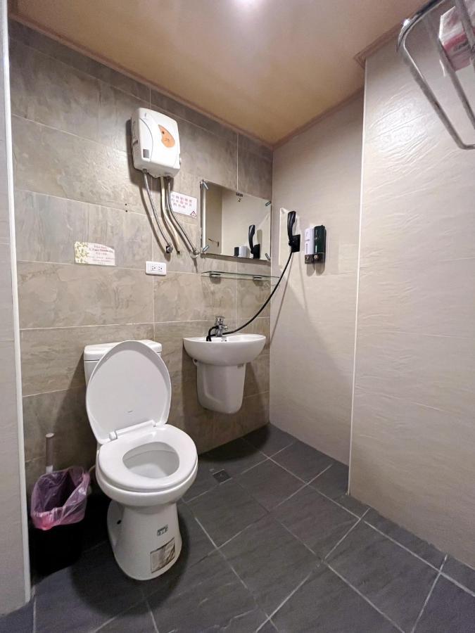 Fengchia Fun House Apartment Тайджун Екстериор снимка